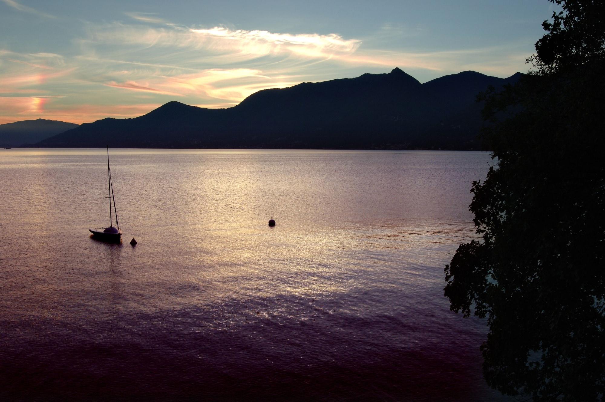 Relais Villa Porta Luino Eksteriør bilde